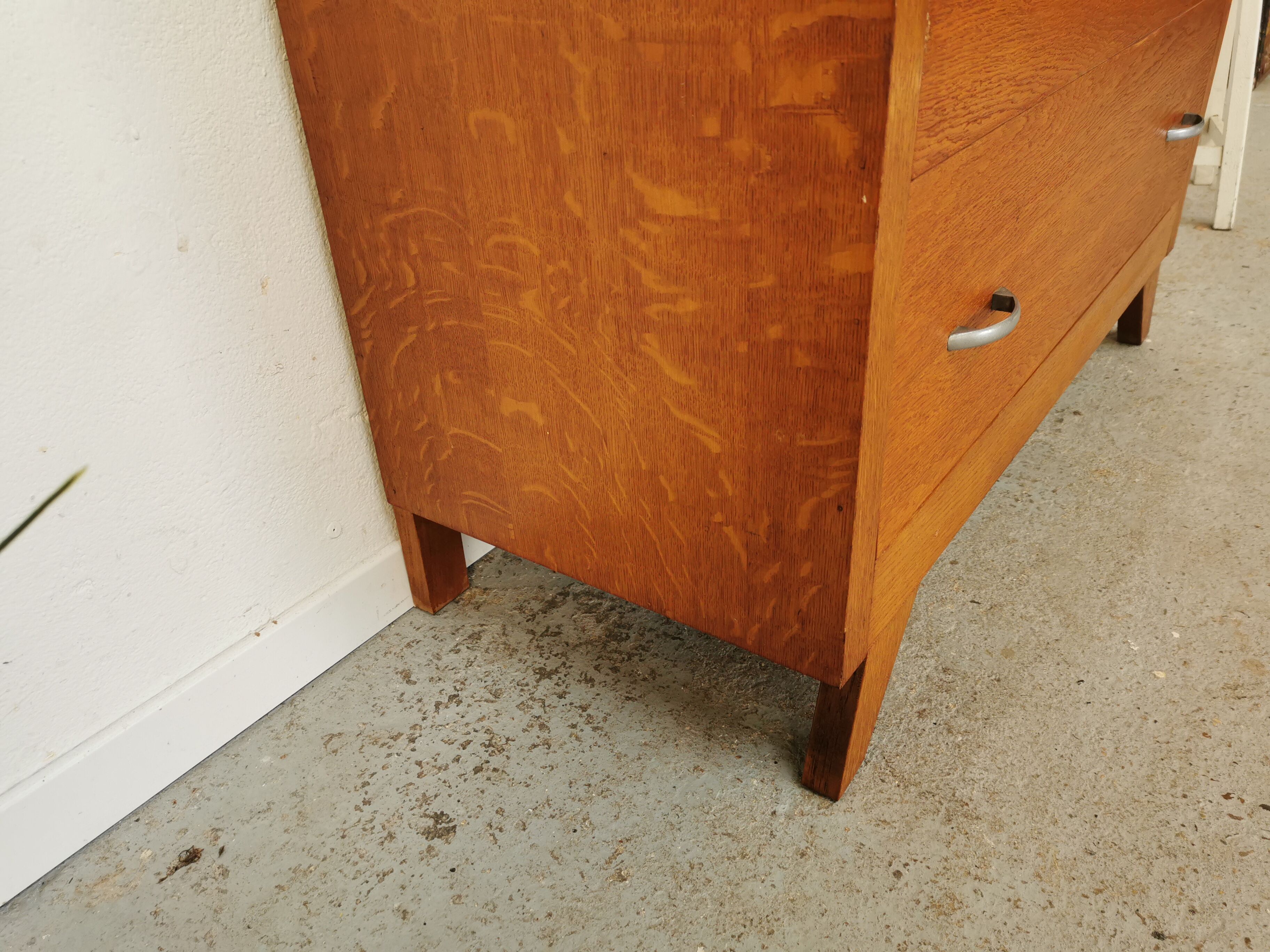 Vintage chest of drawers