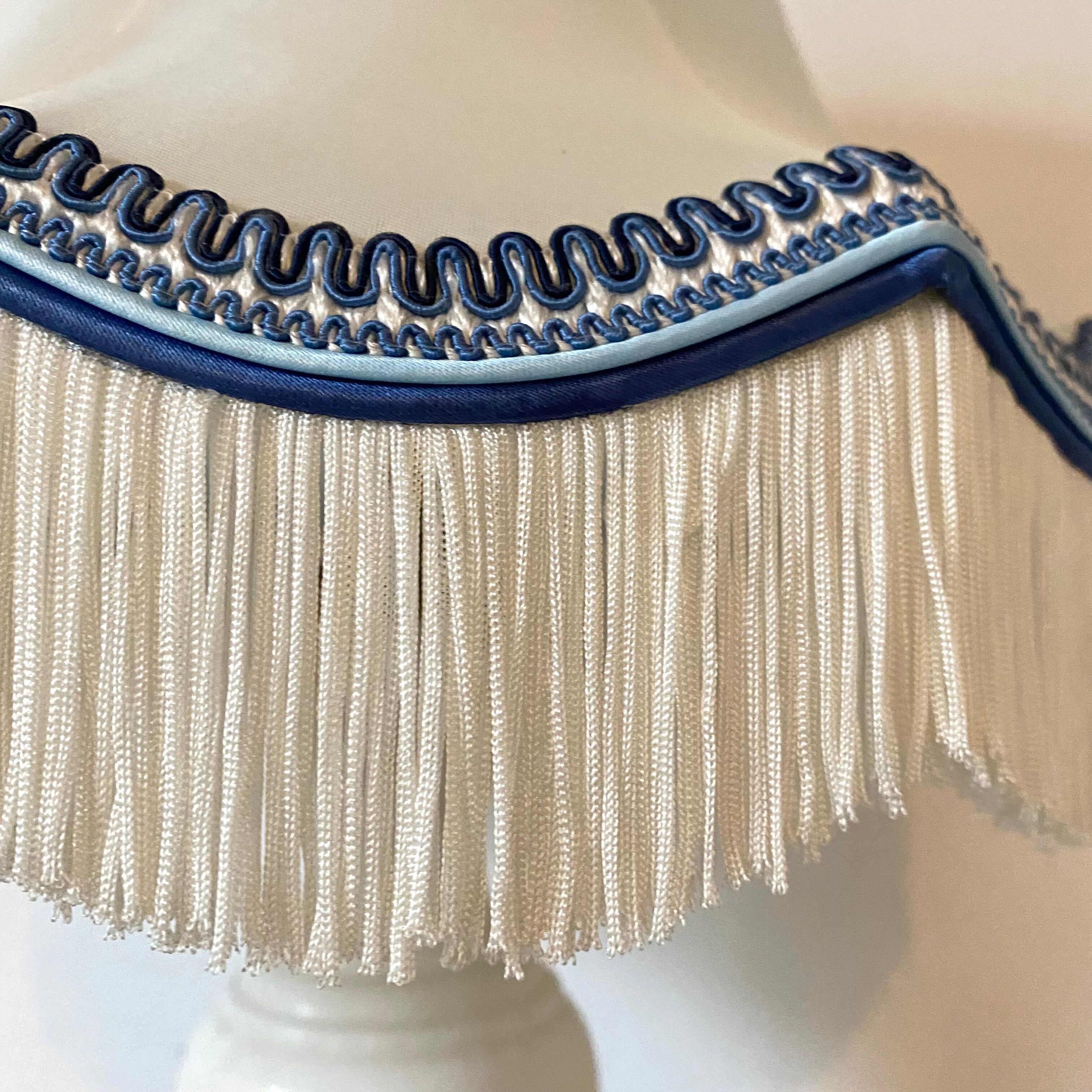 Antique lamp in albaster and brass