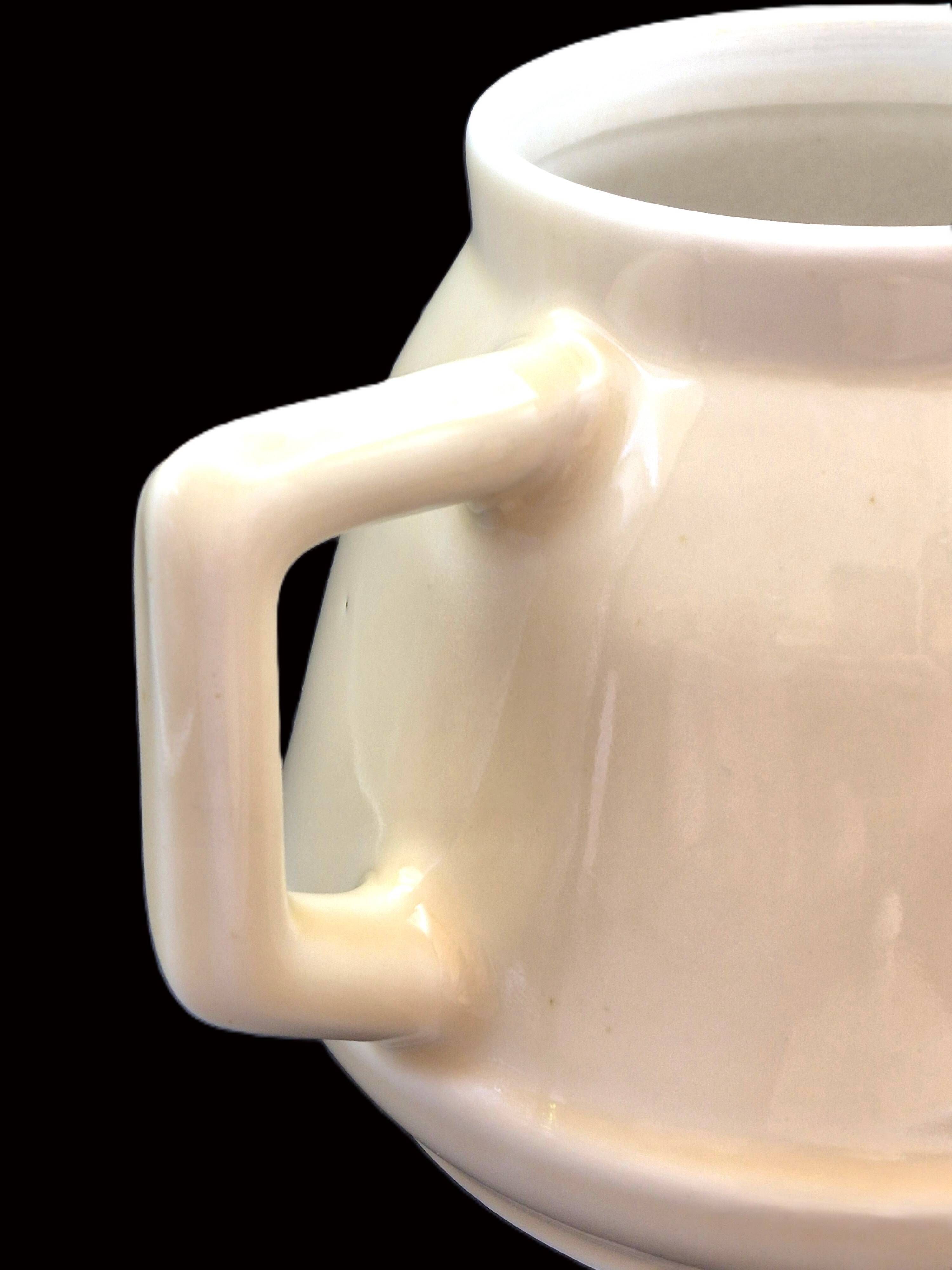 Vintage cream ceramic teapot – Authentic charm & chic country decor