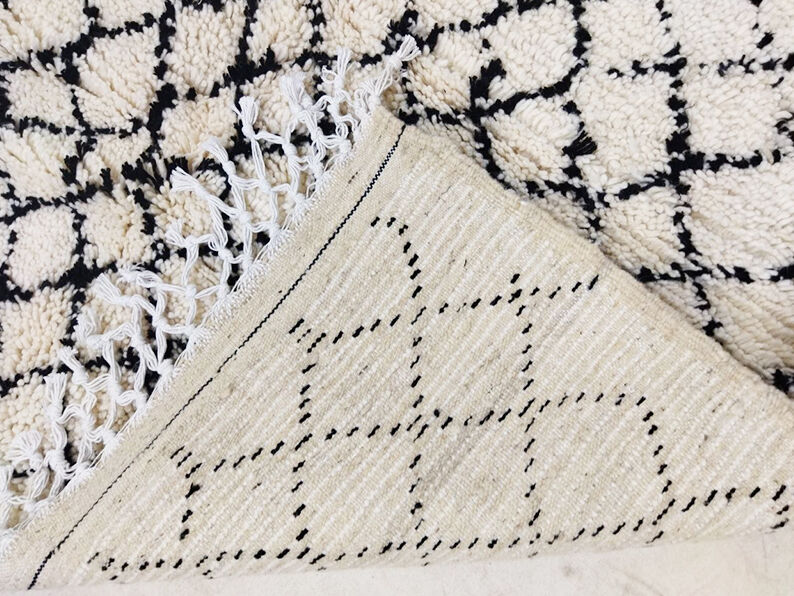 Moroccan berbere carpet 264x155cm