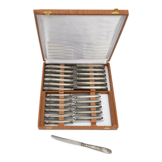 Box of 24 silver metal knives