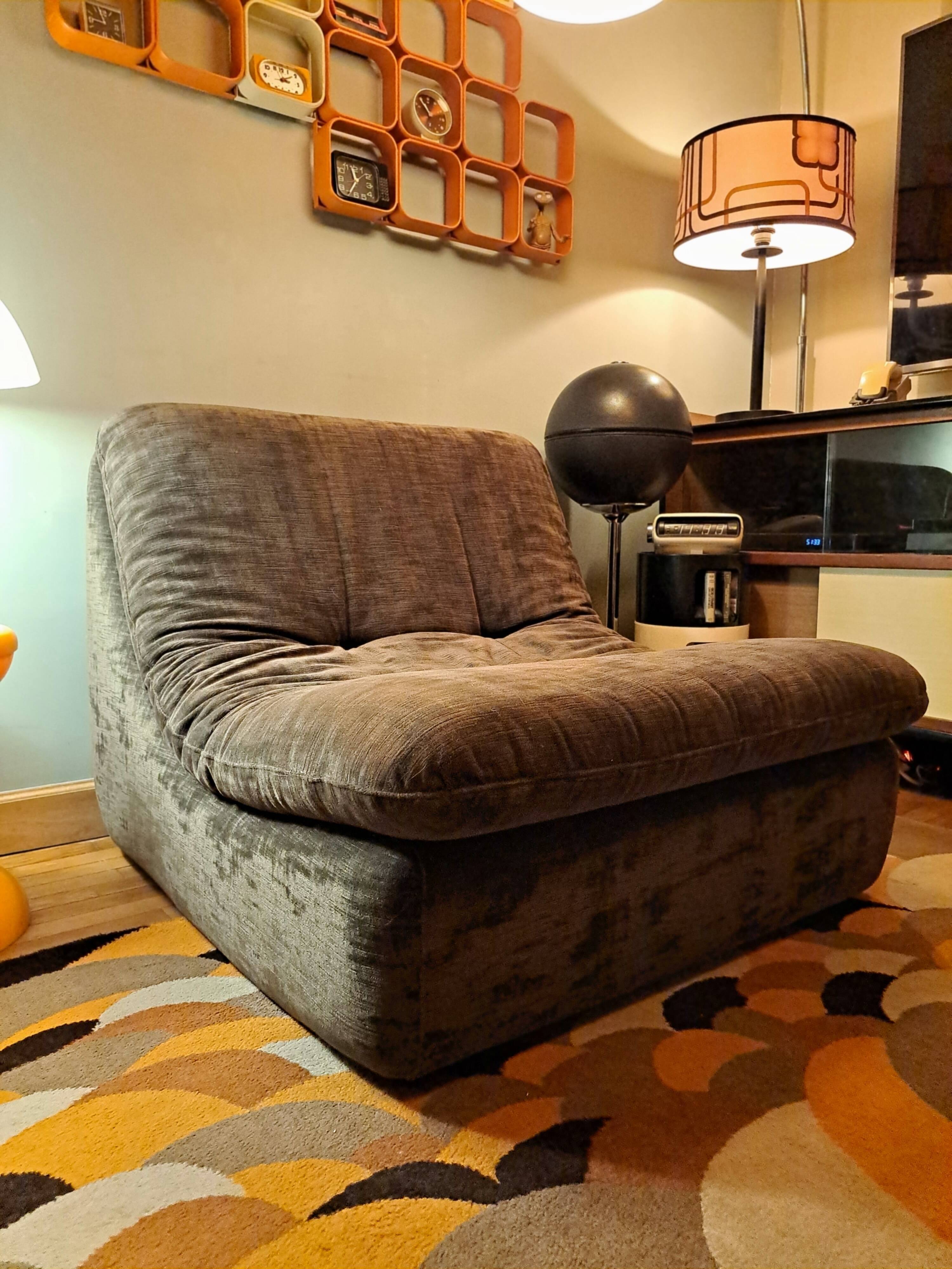 Steiner chair 1970 velvet ribbed brown