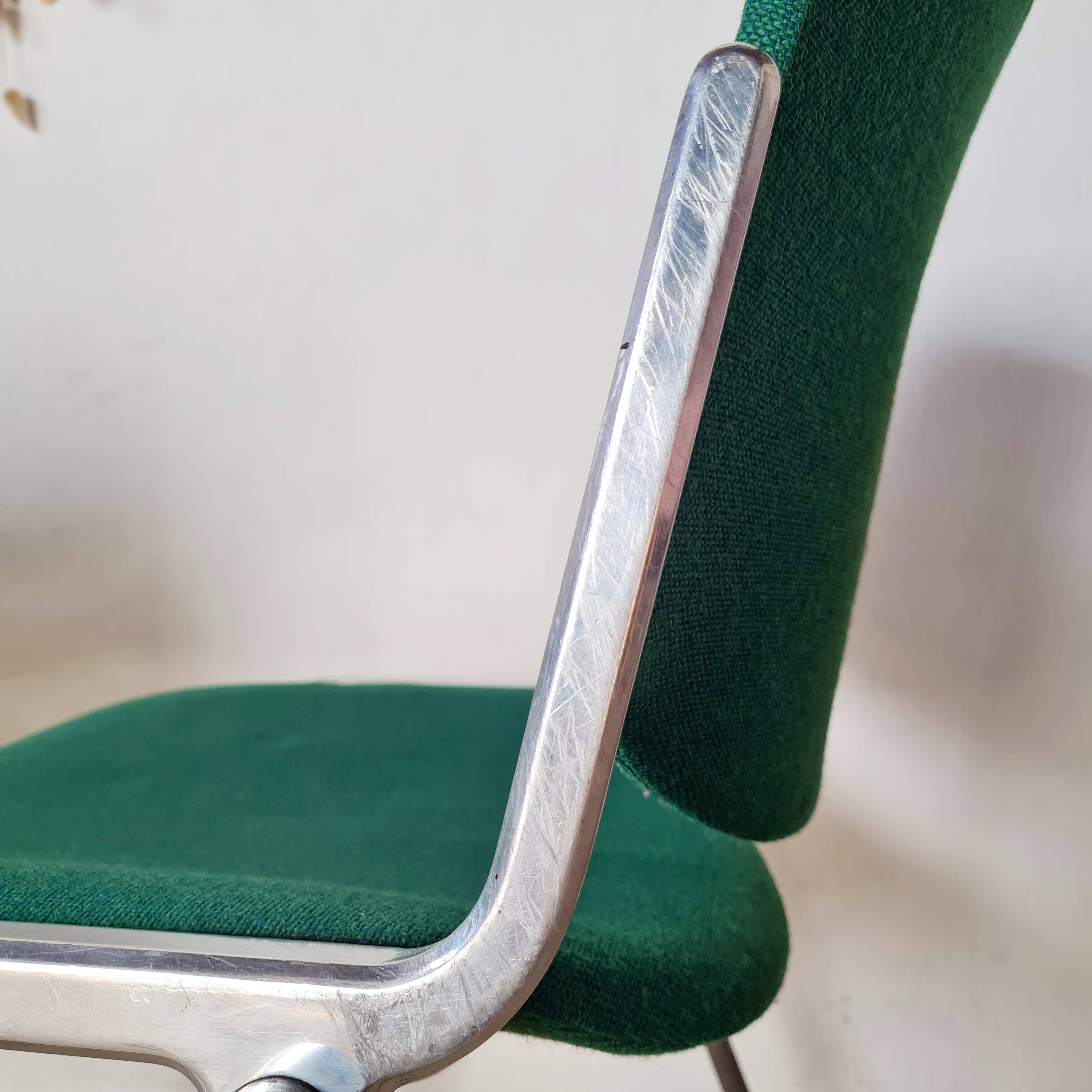 2 chairs by Giancarlo Piretti for Castelli, 1970