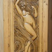 Armoire vintage sculptée main style Art Nouveau