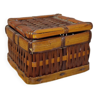 Small wicker box