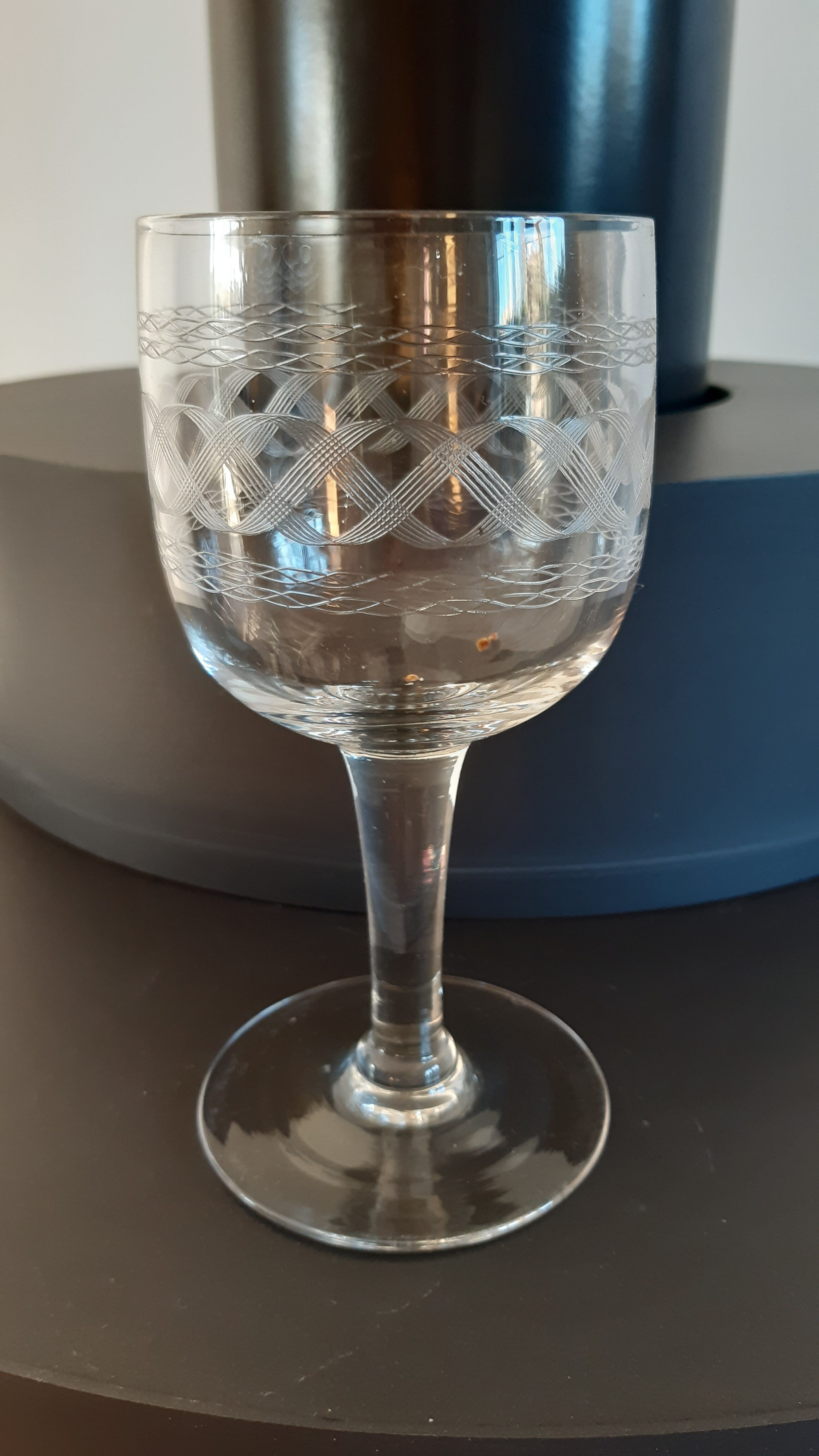 Set of 9 crystal wine glasses engraved early twentieth century