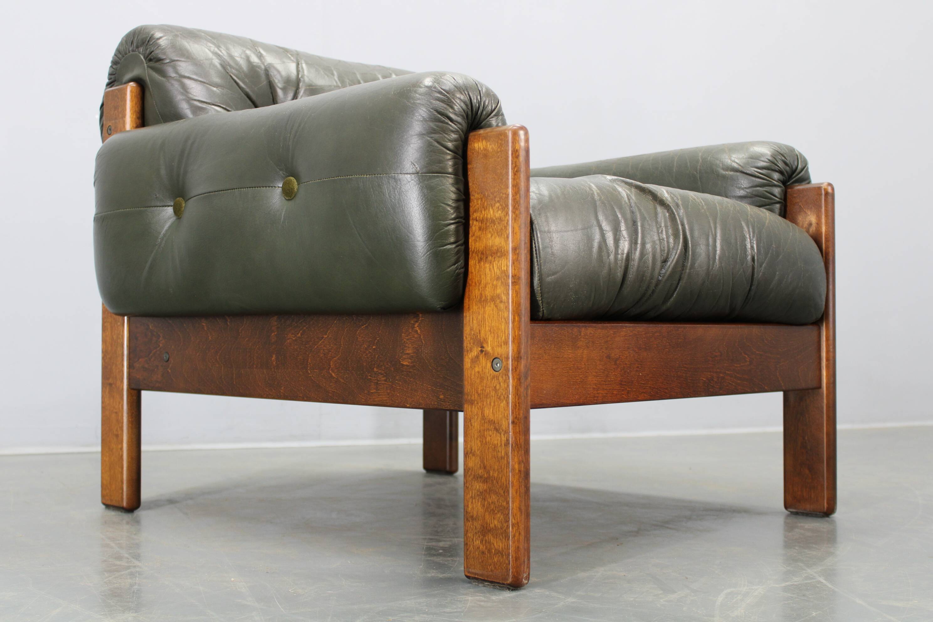 Fauteuil en cuir vert des années 70, Tchécoslovaquie.
