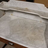 Table dessus en marbre