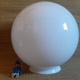 Globe 30cm en verre blanc ancien