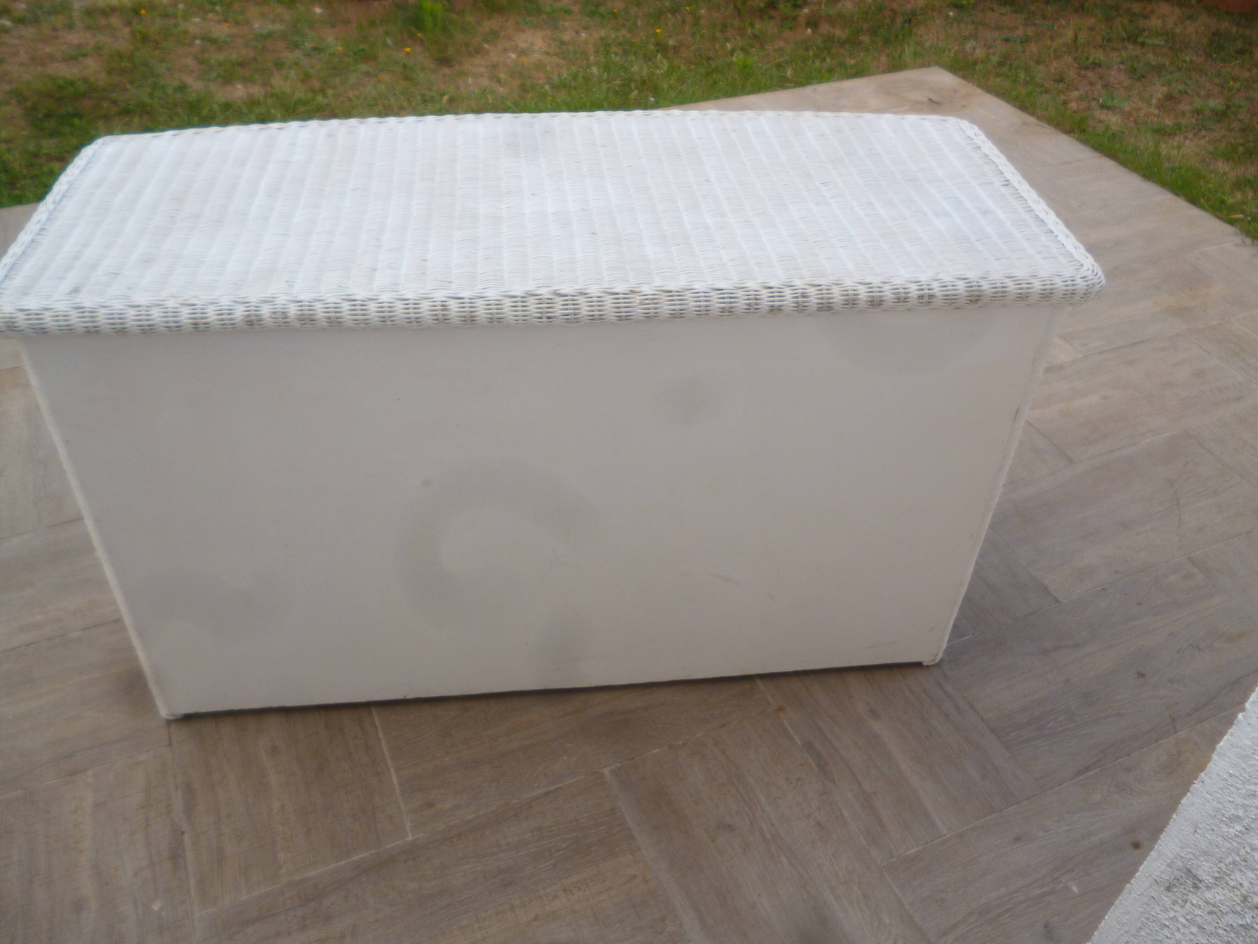 Commode blanche rotin osier incurvé