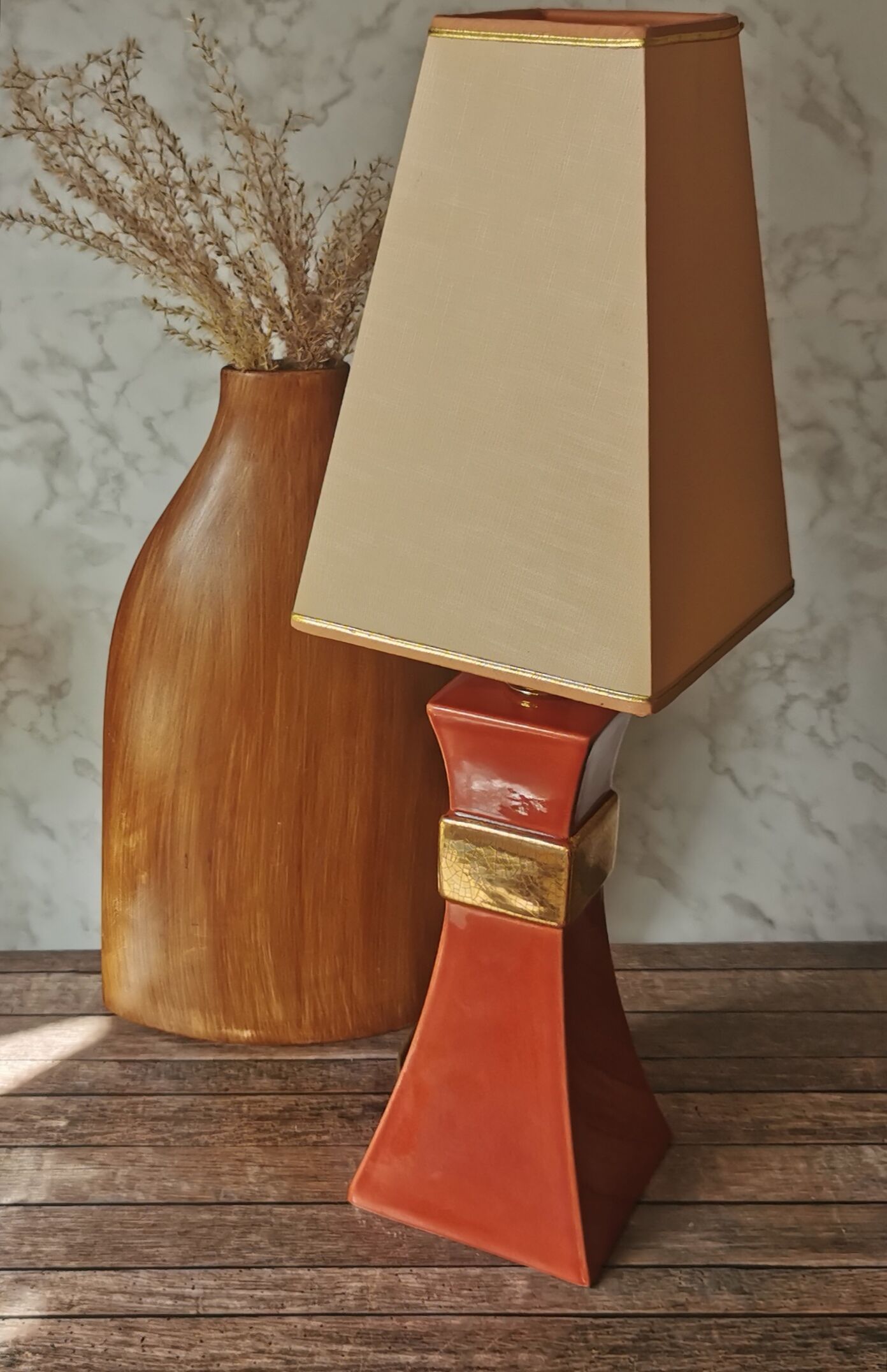 Coral lamp and gold house Le Dauphin