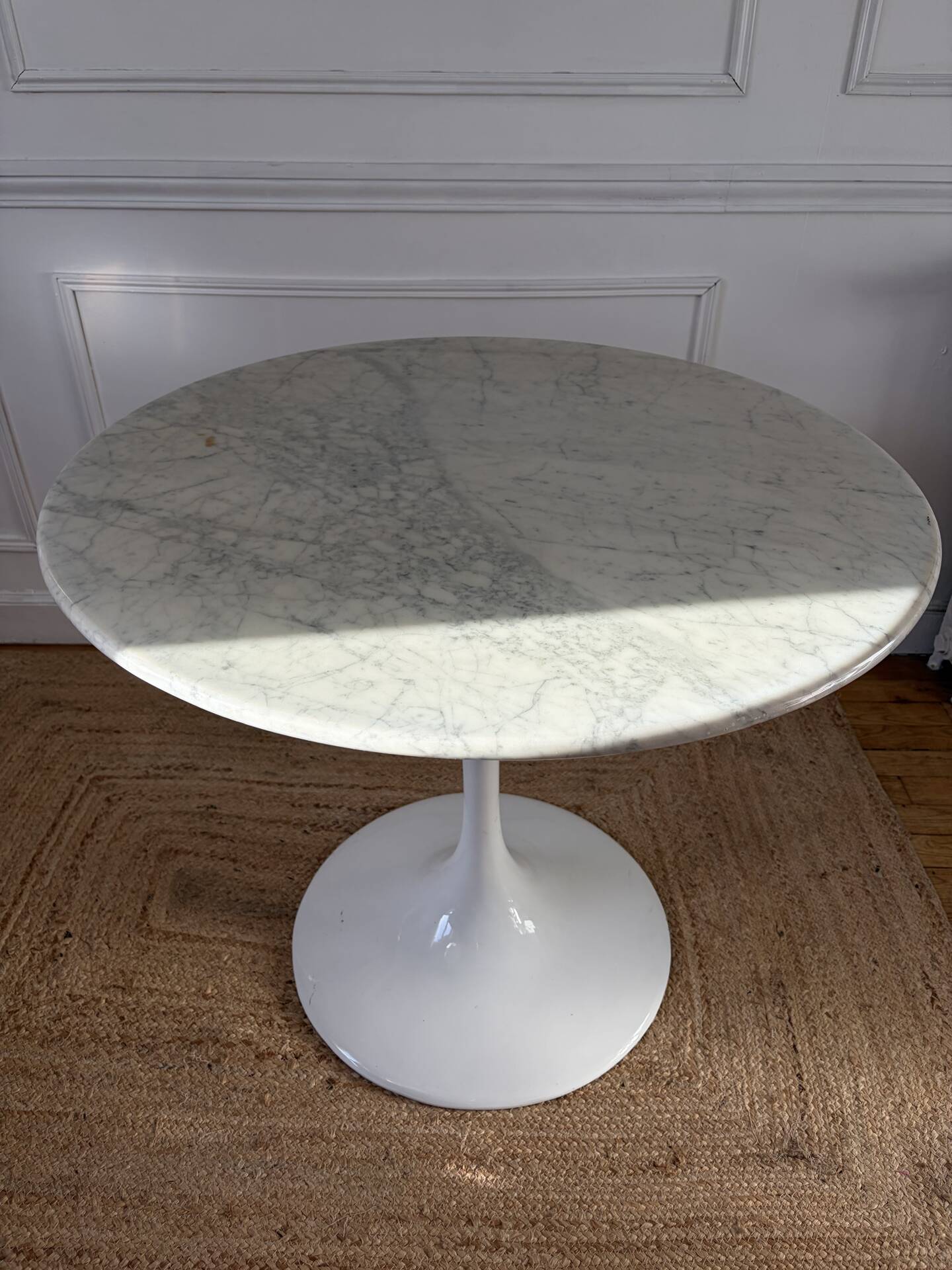 Vintage 1970 marble tulip table