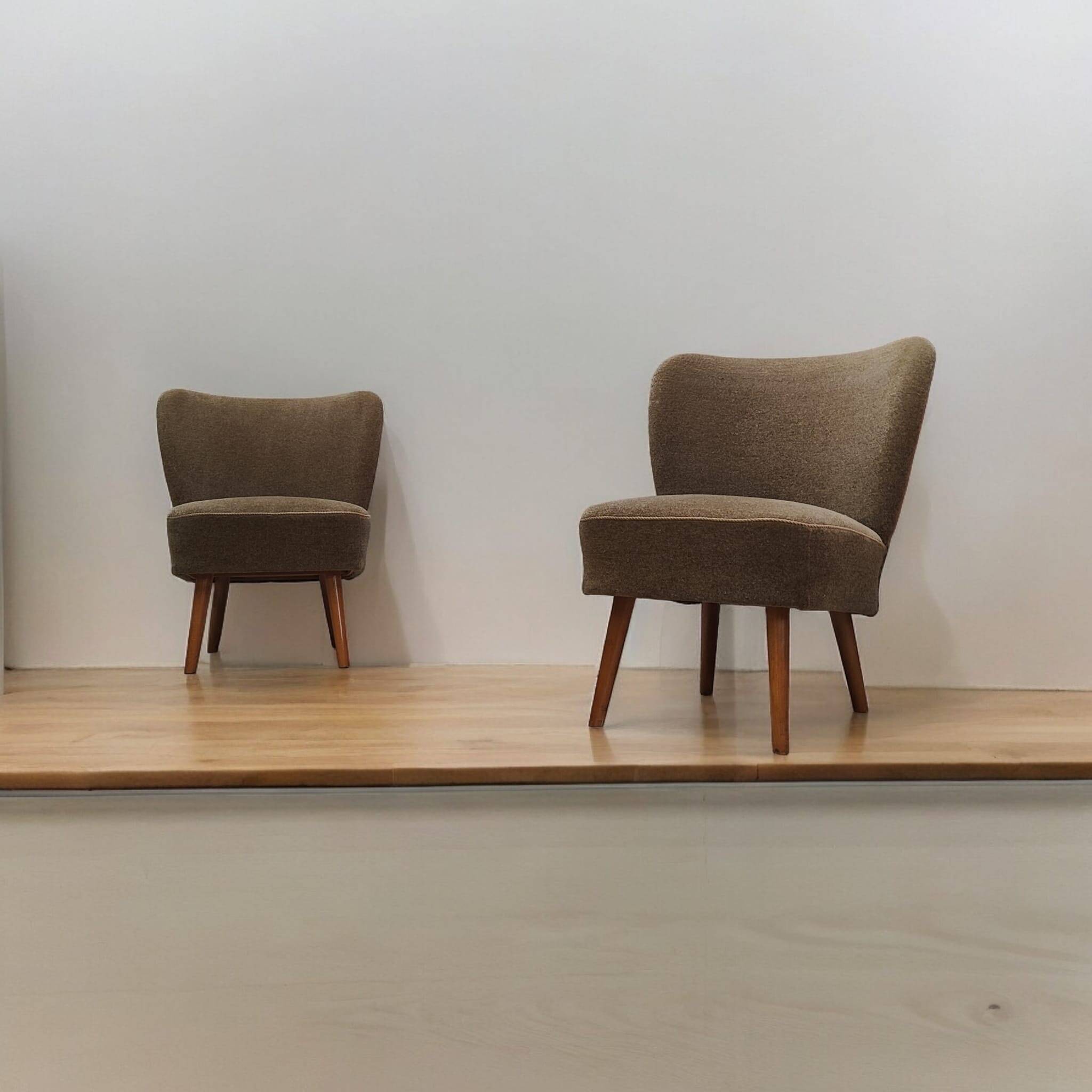 Deux fauteuils cocktail du milieu du siècle