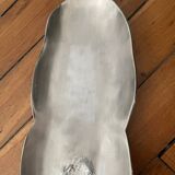 Cast aluminum centerpiece