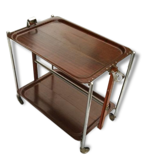 Folding wheels serving