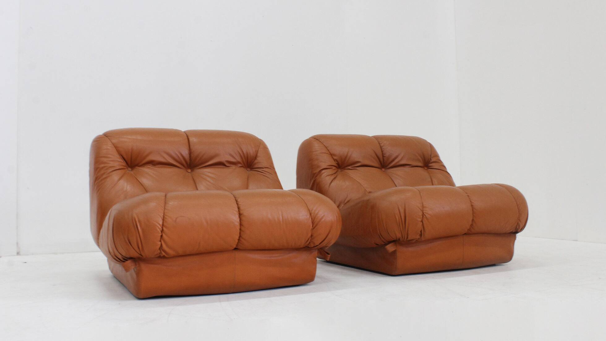 Set of vintage Mimo Padova Nuvolone lounge chairs in cognac leather, Italy, 1970s