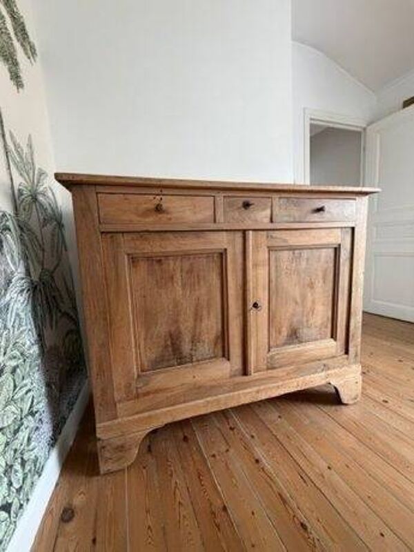Buffet ancien en bois massif, 2 portes, 3 tiroirs