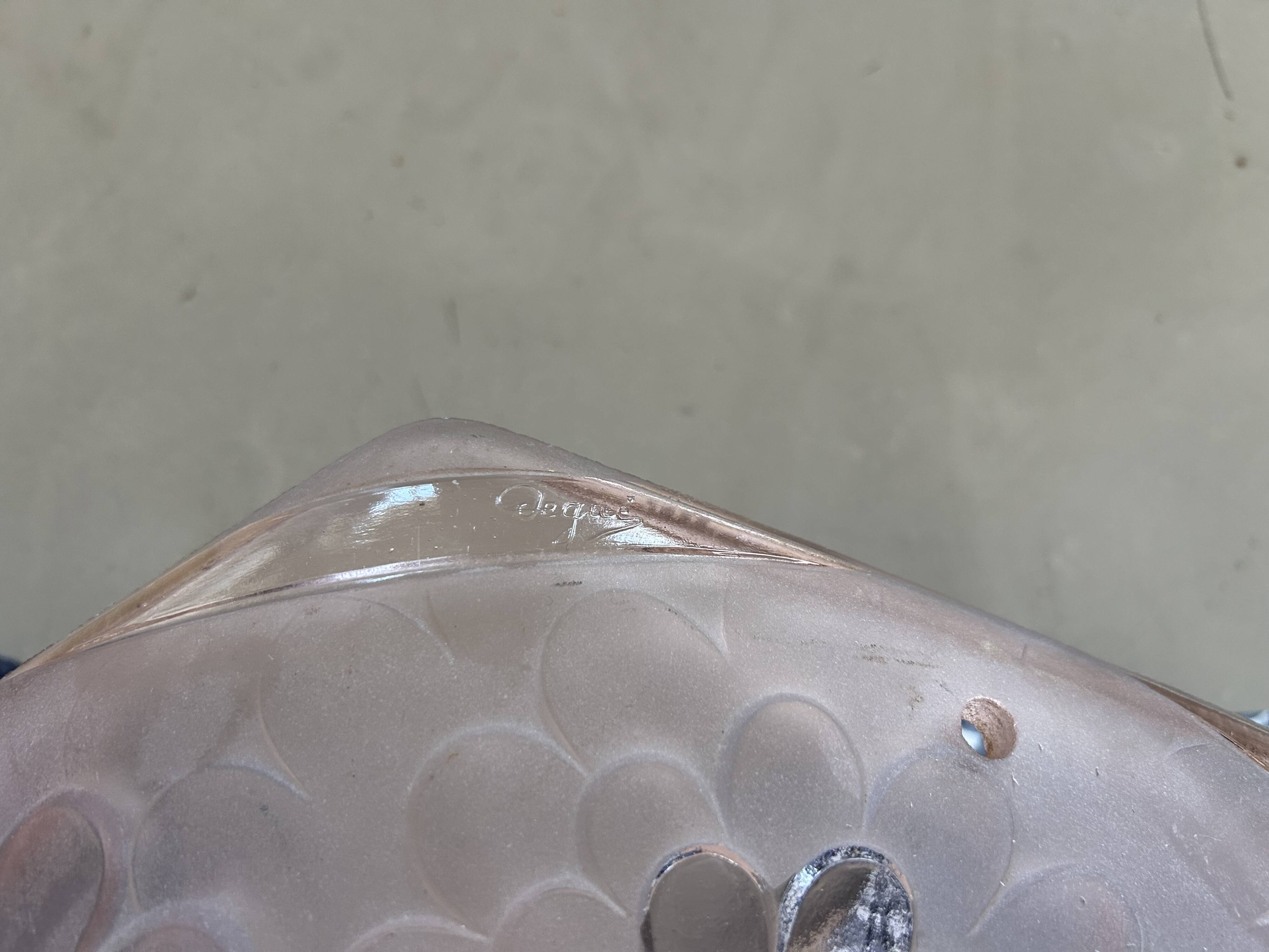 Vase suspension signed Degué