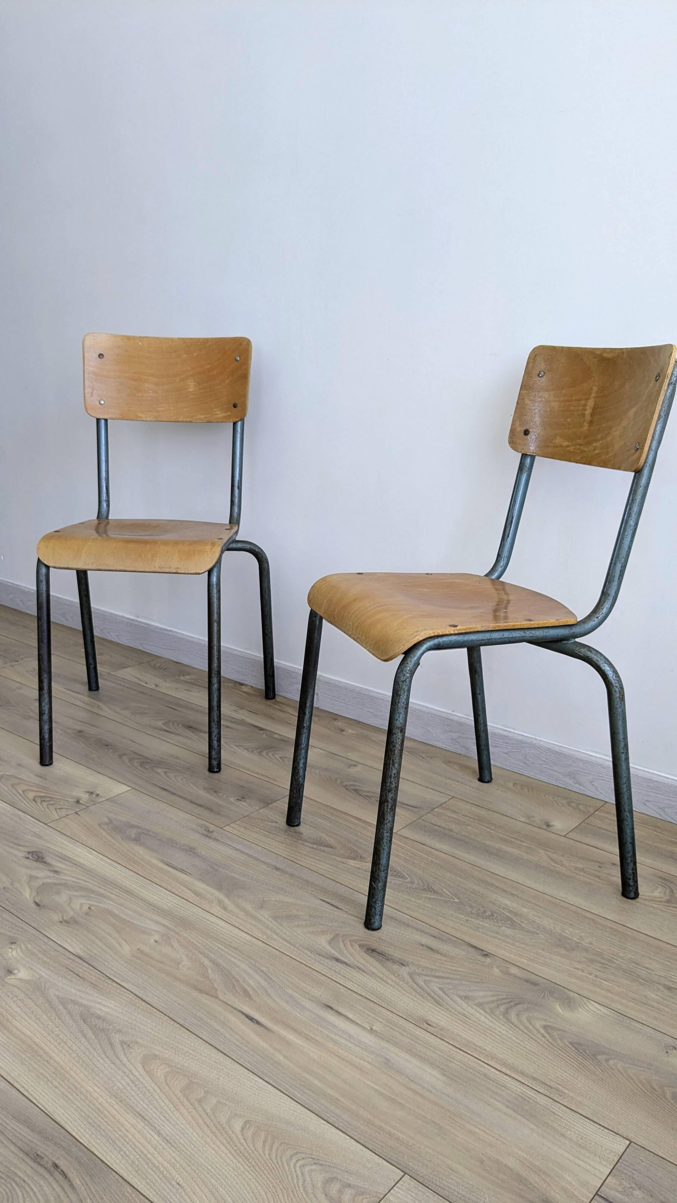Paire de chaises d’école vintage années 50 esprit Jacques Hitier