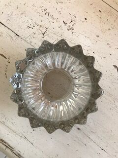 Empty crystal pocket