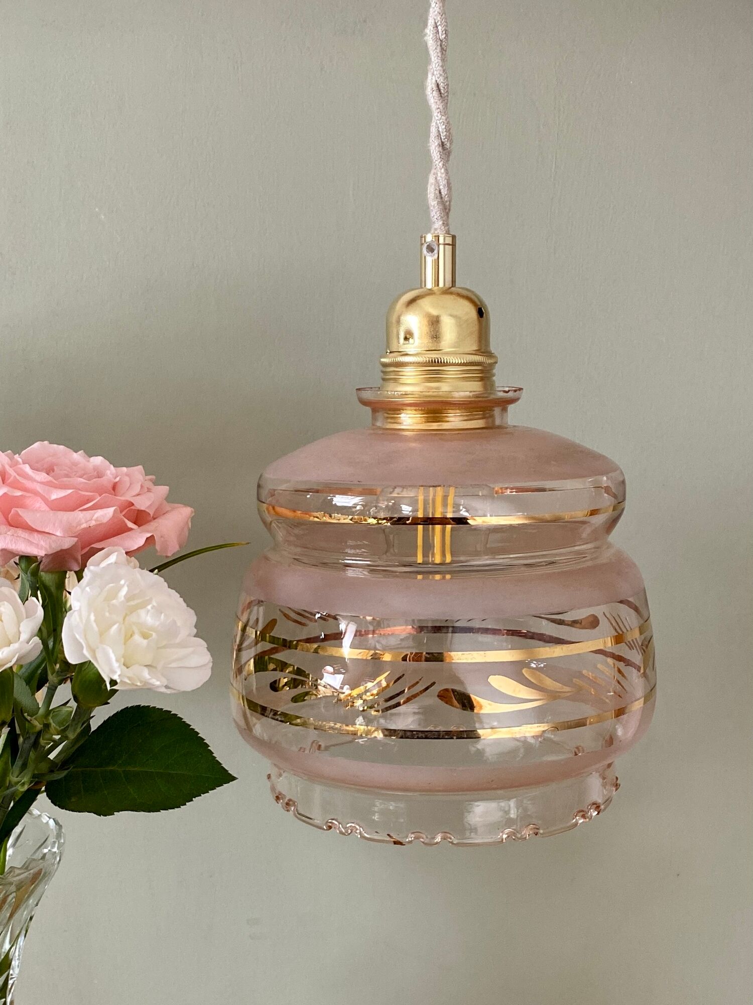 Suspension tulipe vintage art déco en verre rose et doré