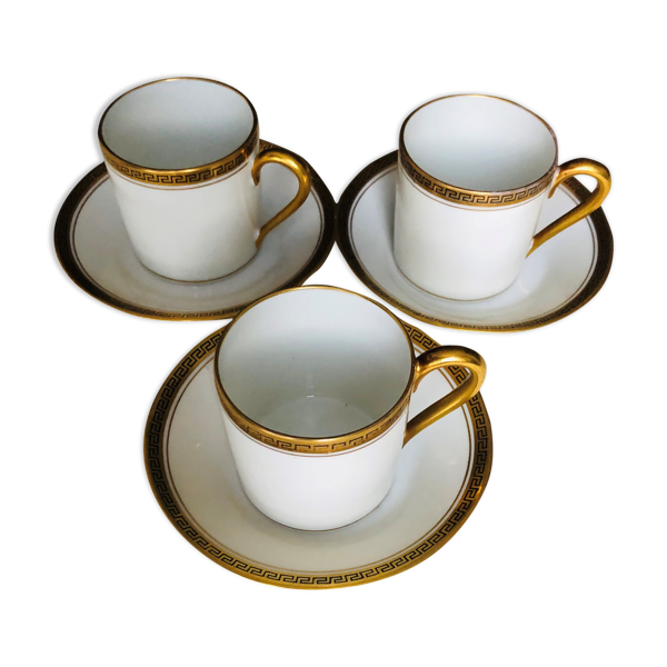 Ensemble de trois tasses à café et leur sous-tasses