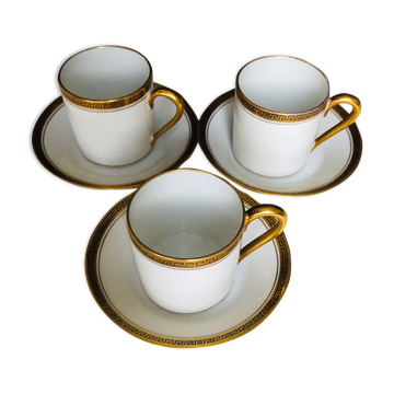 Ensemble de trois tasses à café et leur sous-tasses