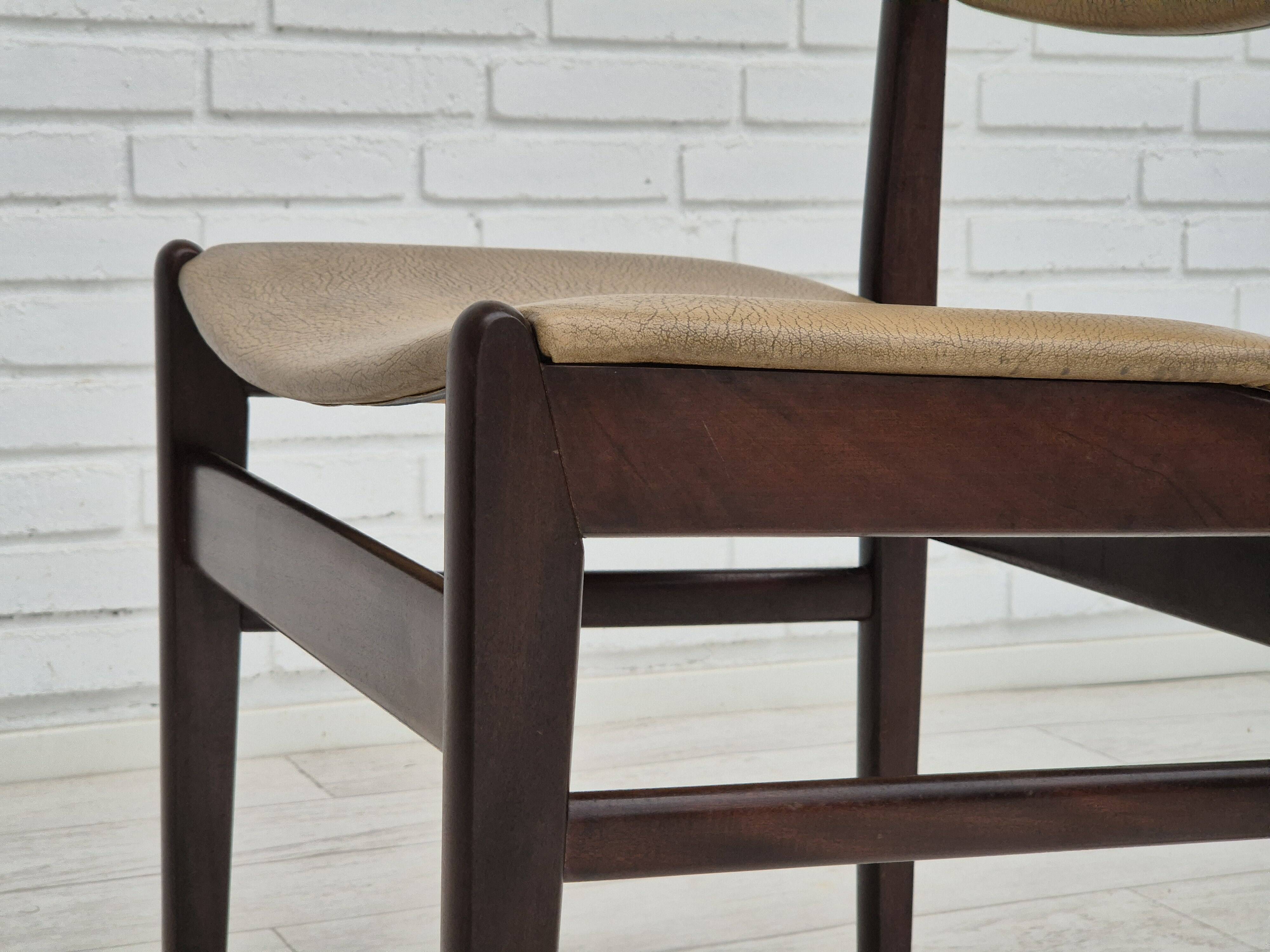 1970s, set of 5 Danish dinning chairs, original condition, teak wood, leather.