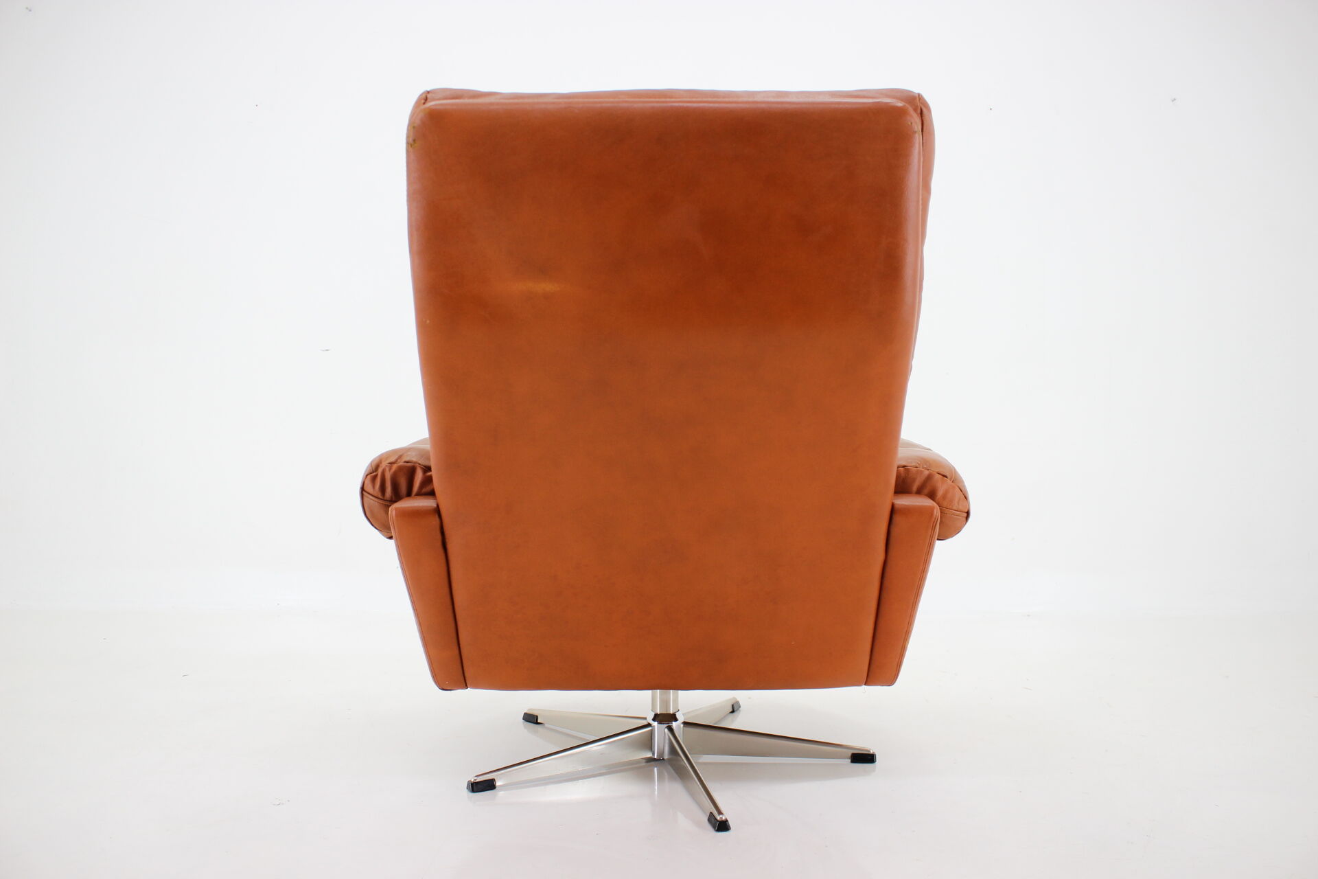 1970s leather swivel armchair by Nili Stoppmobler, Denmark