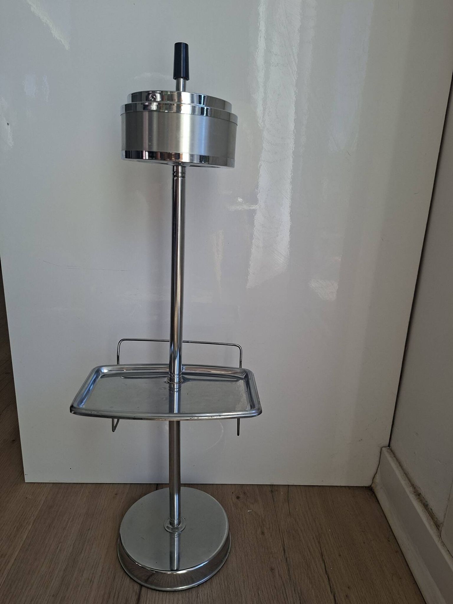 Cendrier sur pied vintage métal chromé, plateau intégré