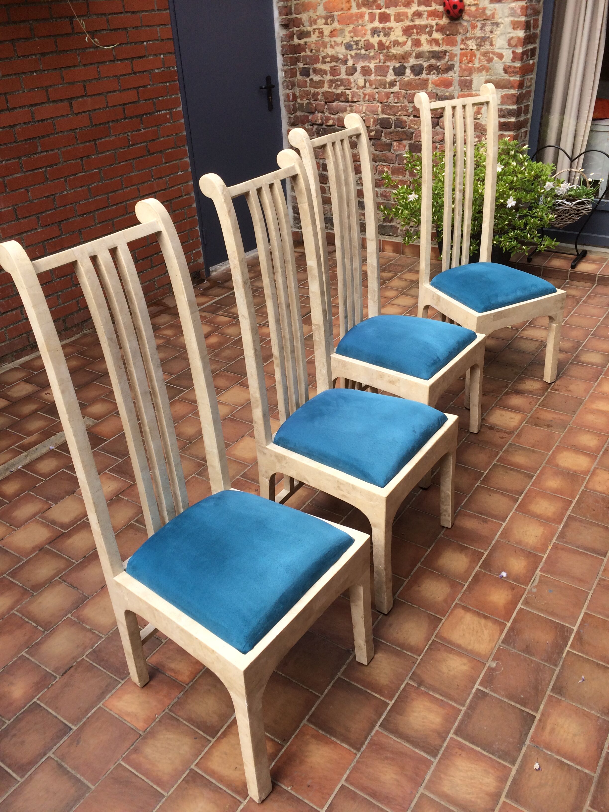 Chaises vintage et design en marbre blanc