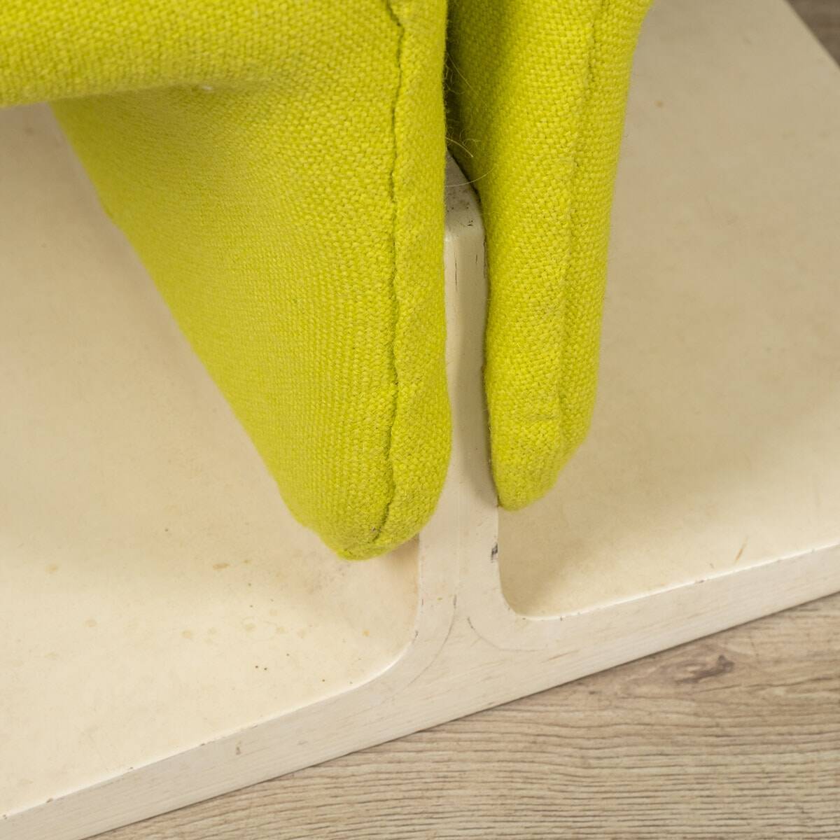 A 20thC RIBBON CHAIR & FOOTSTALL BY PIERRE PAULIN FOR ARTIFORT, FRANCE