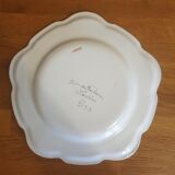 Moustiers earthenware plate from the Atelier des Fontaines