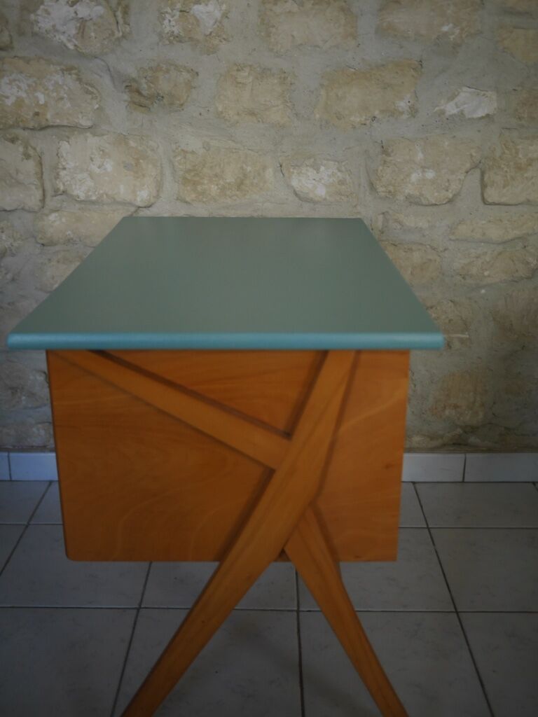 Bureau vintage tiroirs biseautés en dégradé