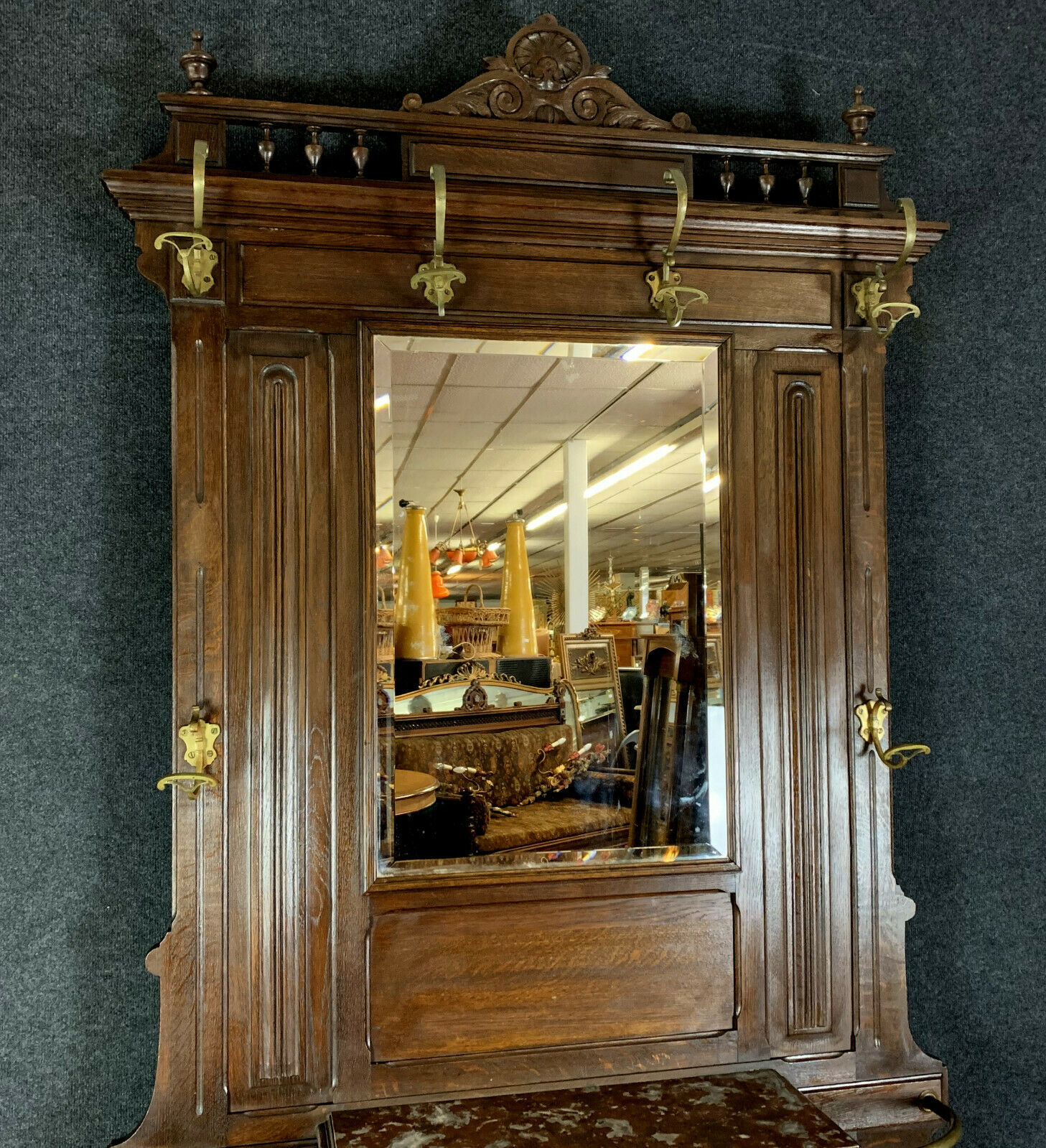 Porte manteaux renaissance en chêne massif