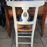 Lyre-backed mulched chair