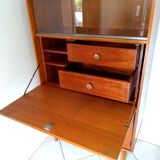 Scandinavian secretary