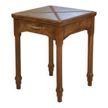 Art Deco game table in walnut from the 1930s.