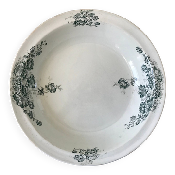 Plat creux en Terre de Fer Bertrand Bordeaux modèle "Anémone" fin XIXème