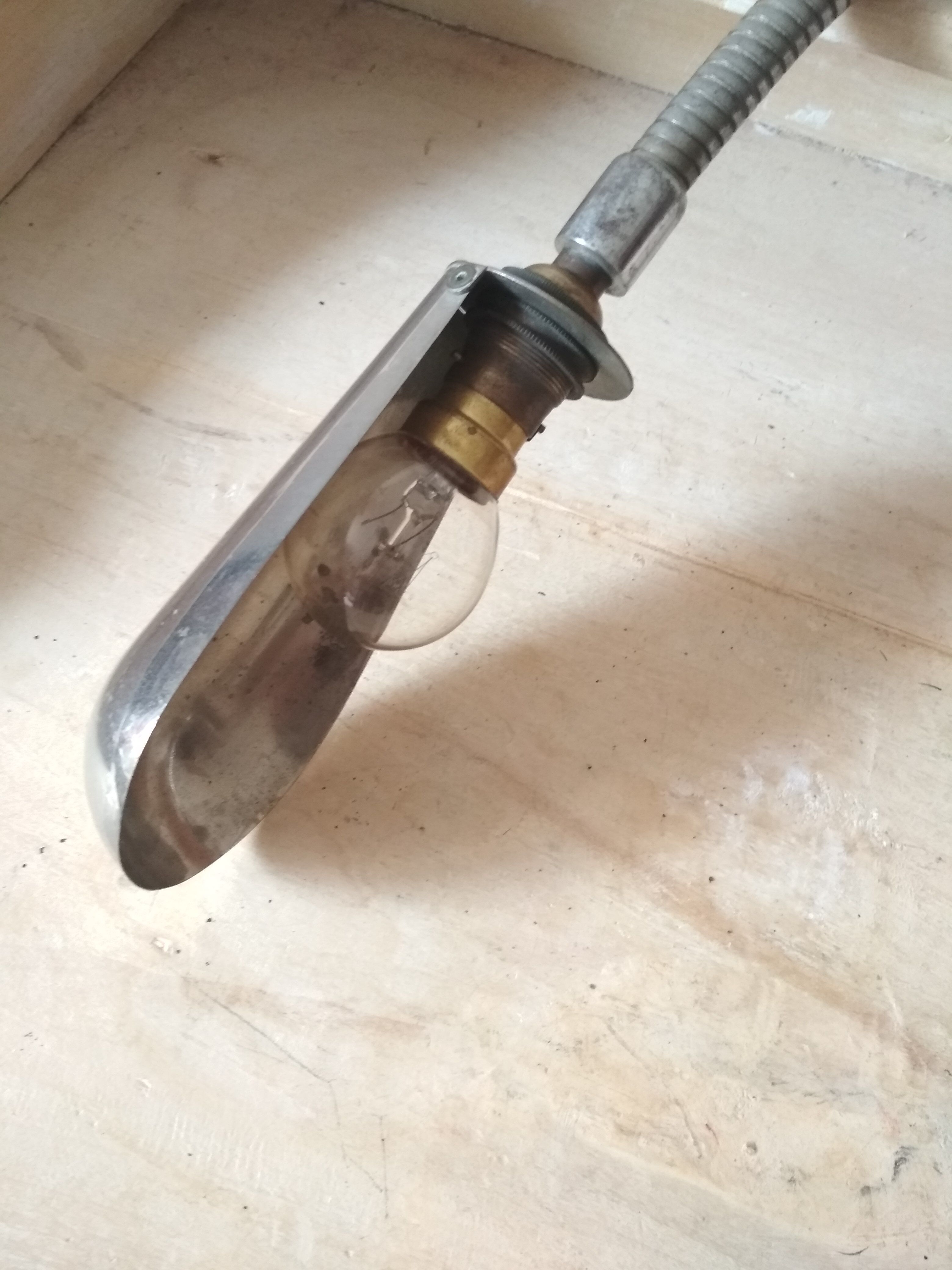 Industrial wall lamp office - flexible rod