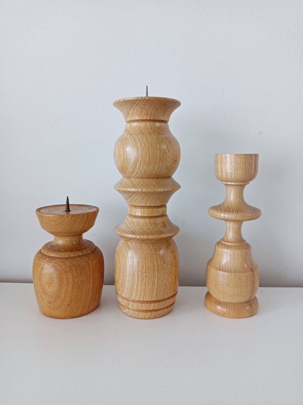 Lot de 3 bougeoirs scandinaves en bois tourné