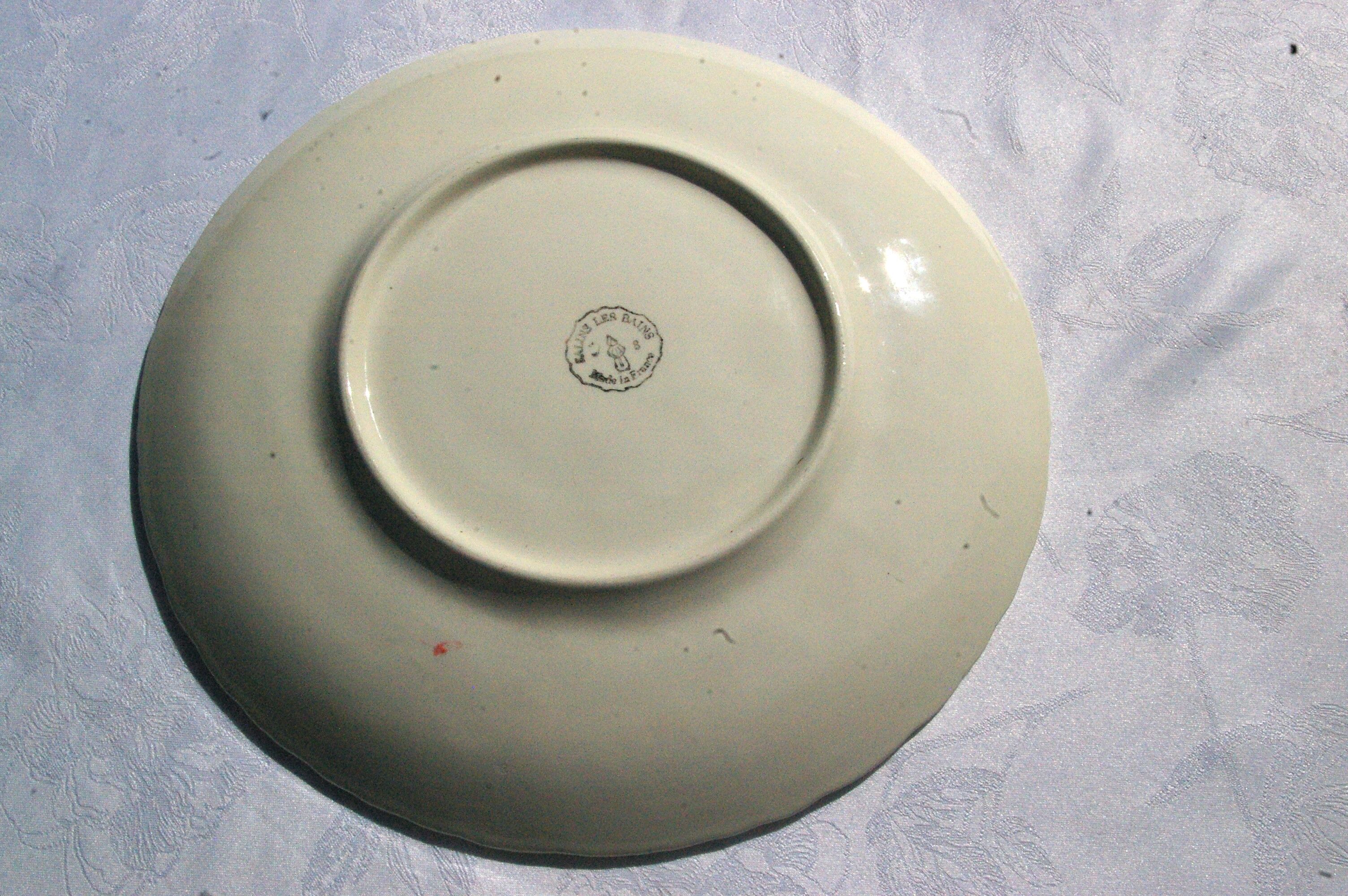 Vintage dish in Salins Slurry decorated with fruit