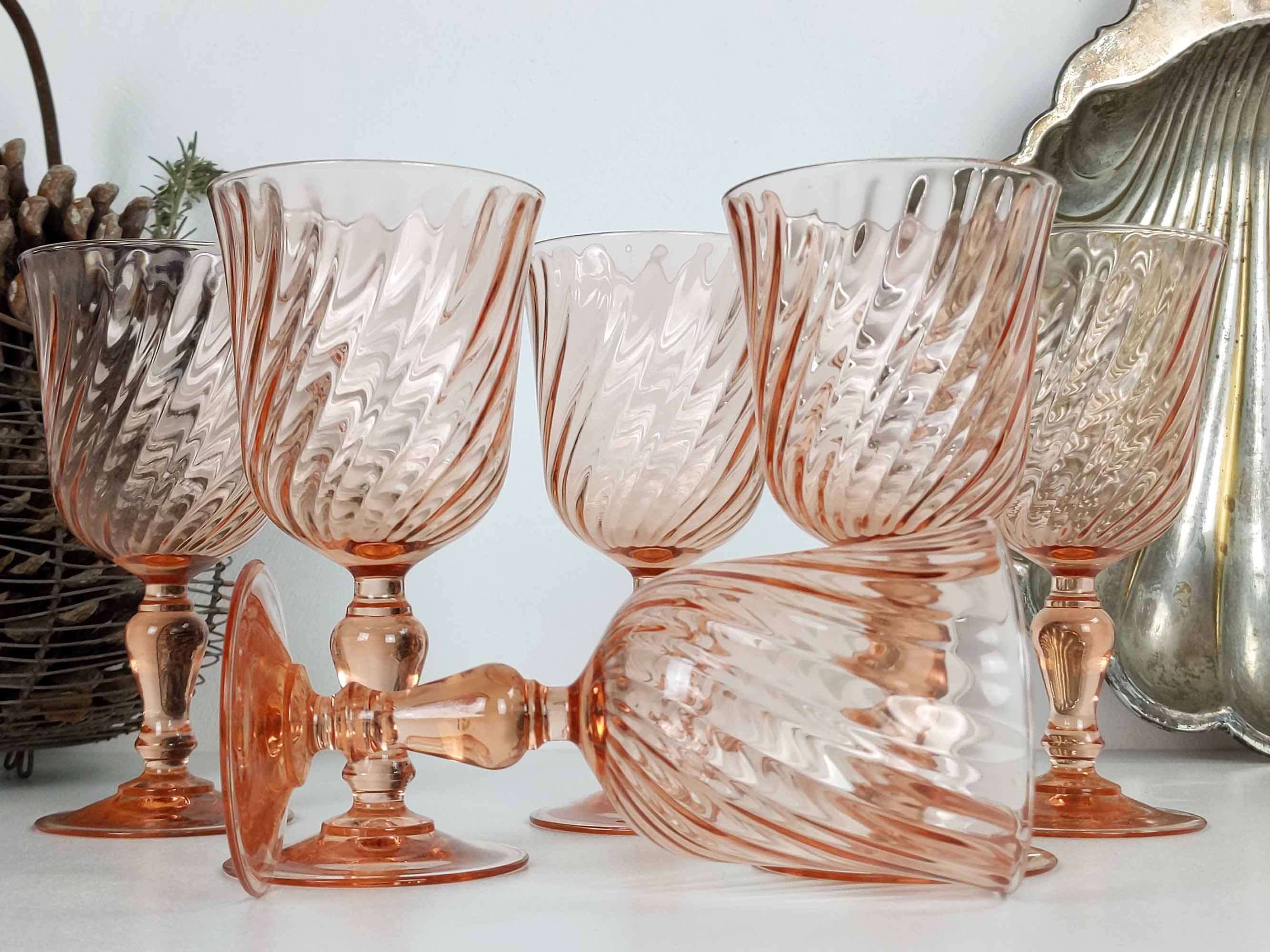 6 glasses a rose wine