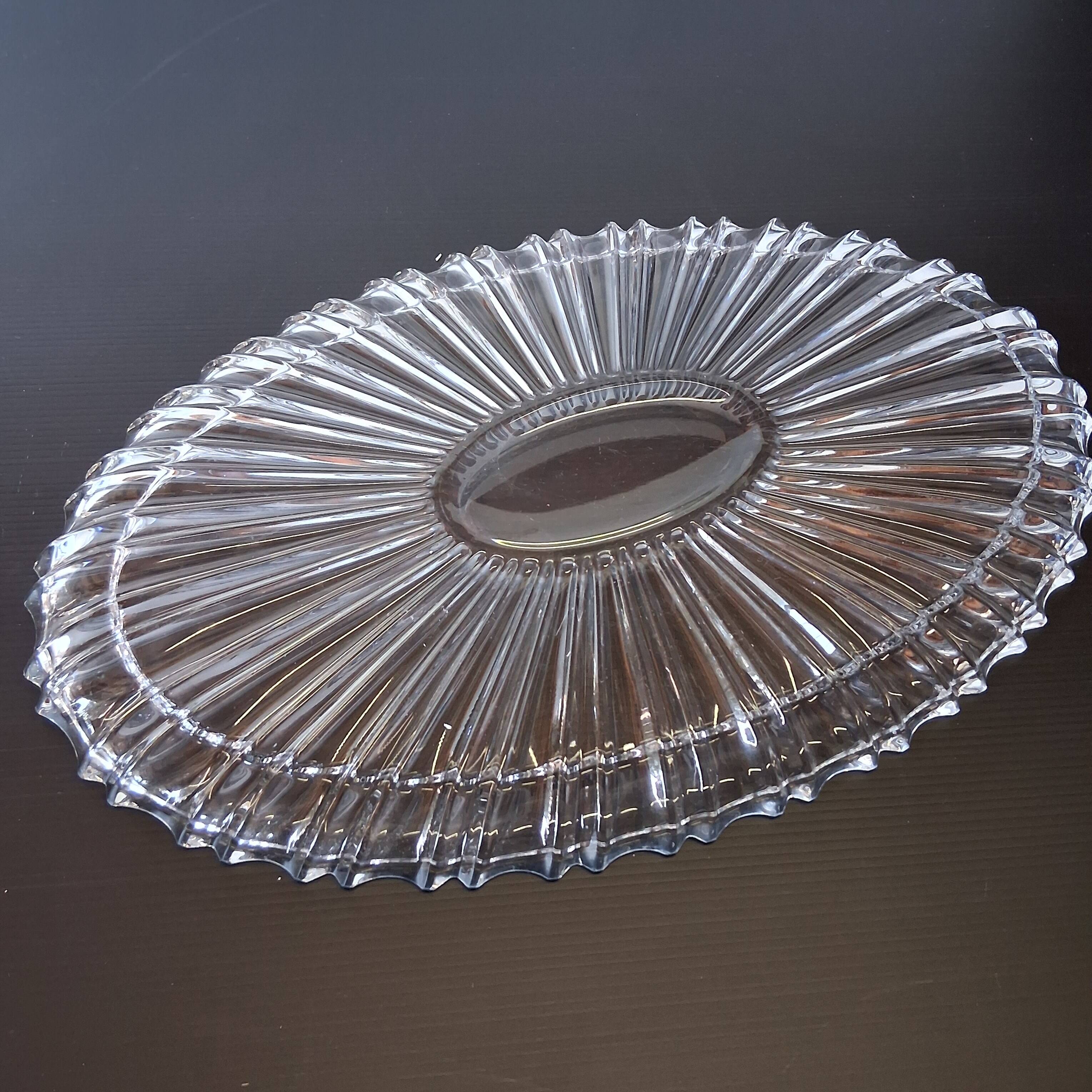 Very nice old glass hors d'oeuvre dish.