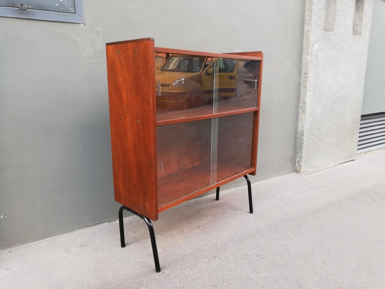 Vintage 60s showcase