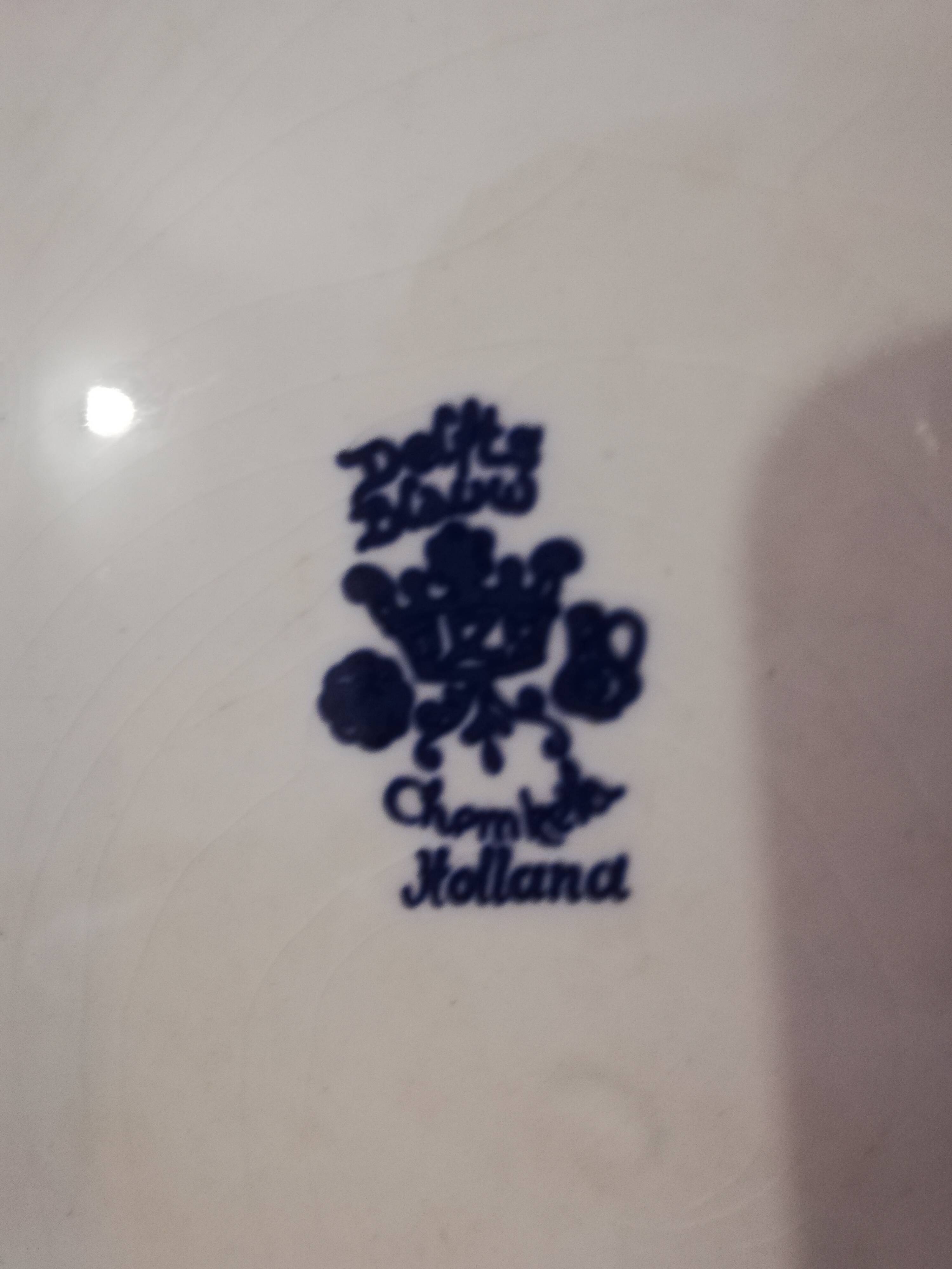 Large earthenware dish from Delt Blauw Chemkefa