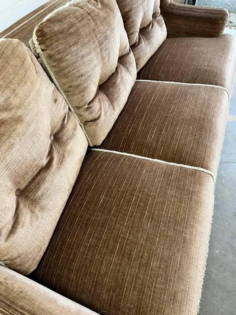 SOFA / SOFA / THREE SEATER VINTAGE IN VELVET WITH FRINGES