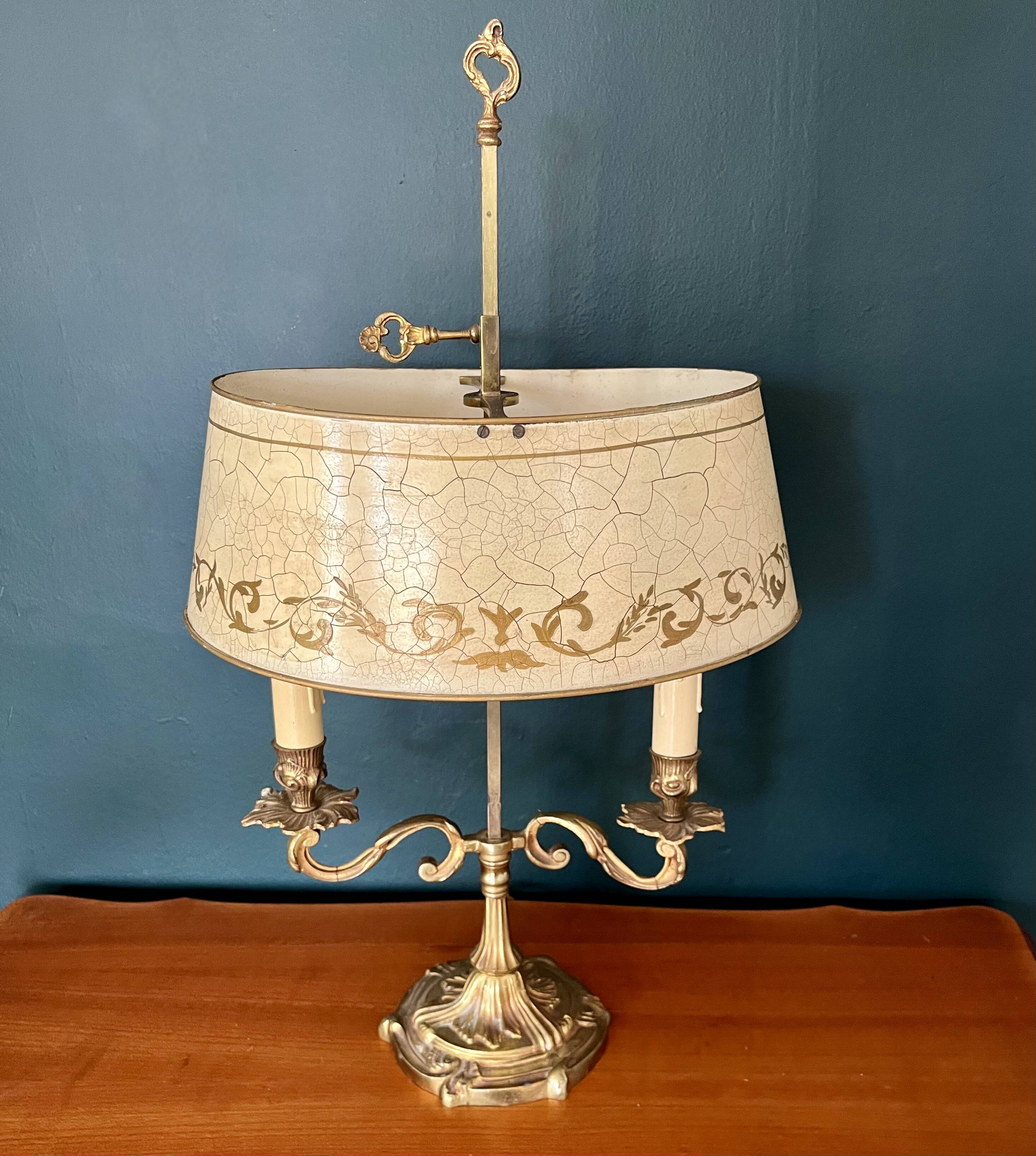 Lampe bouillotte en bronze de style louis xv vers 1850