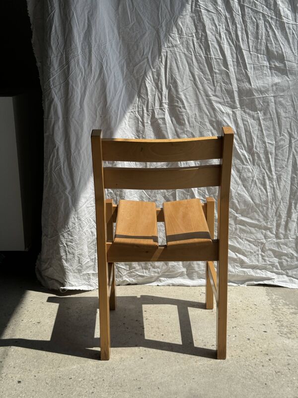 Chaise en pin vintage, ancien mobilier de station de ski