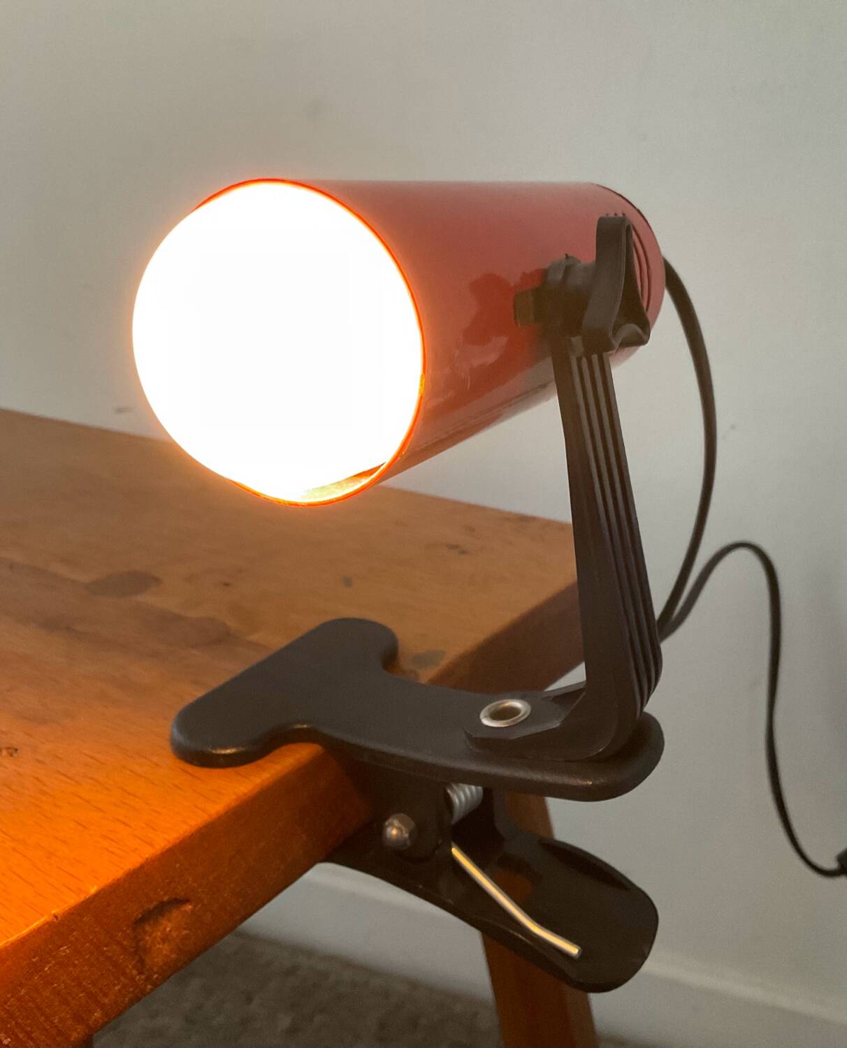 Vintage red metal clip lamp